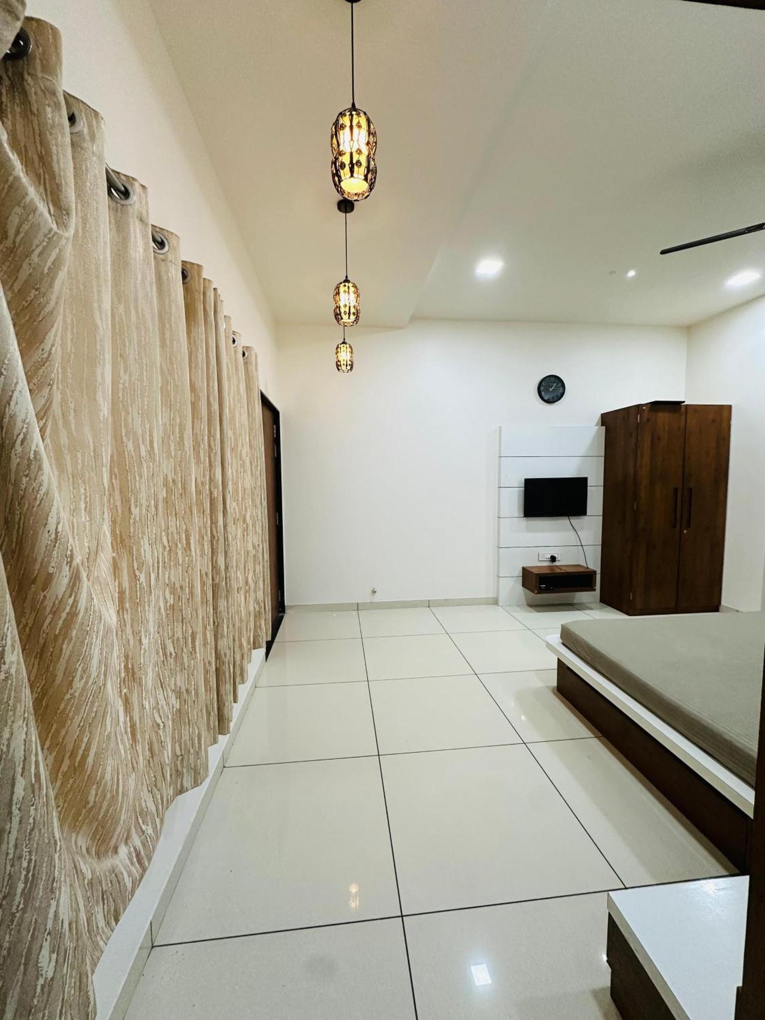 Srk Farm And Resort Anjar Экстерьер фото