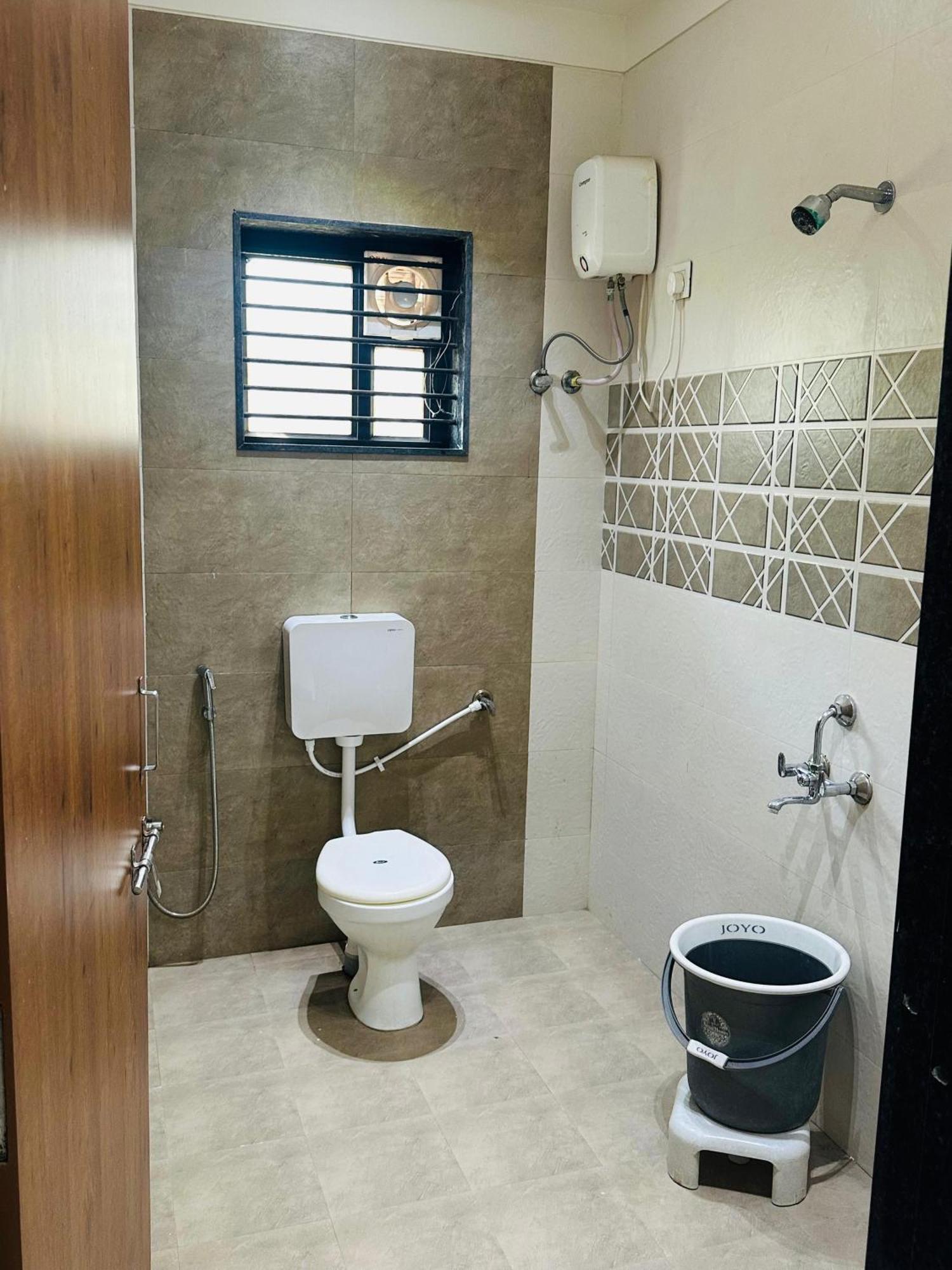 Srk Farm And Resort Anjar Экстерьер фото